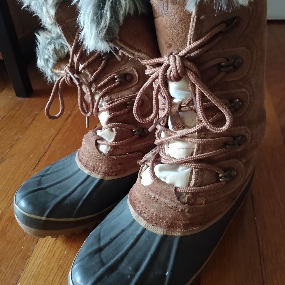 Khombu insulated winter boots